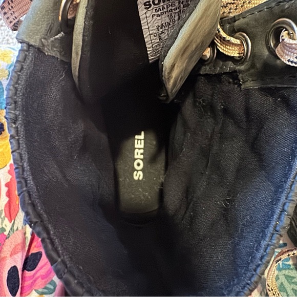 Sorel Women's Black and Army Green Lace-Up Boots - Picture 10 of 11